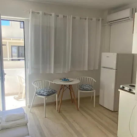 Pagoni Apartament *